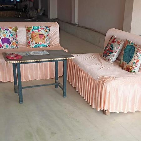 Oyo Hotel Radhe Krishna Marriage Hall Lucknow Eksteriør bilde